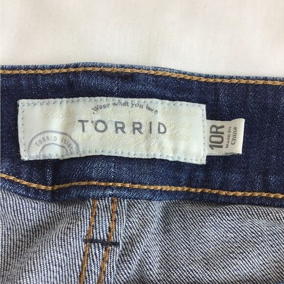 torrid Straight Leg Dark Wash Denim Jeans Size 10R - Picture 3 of 8